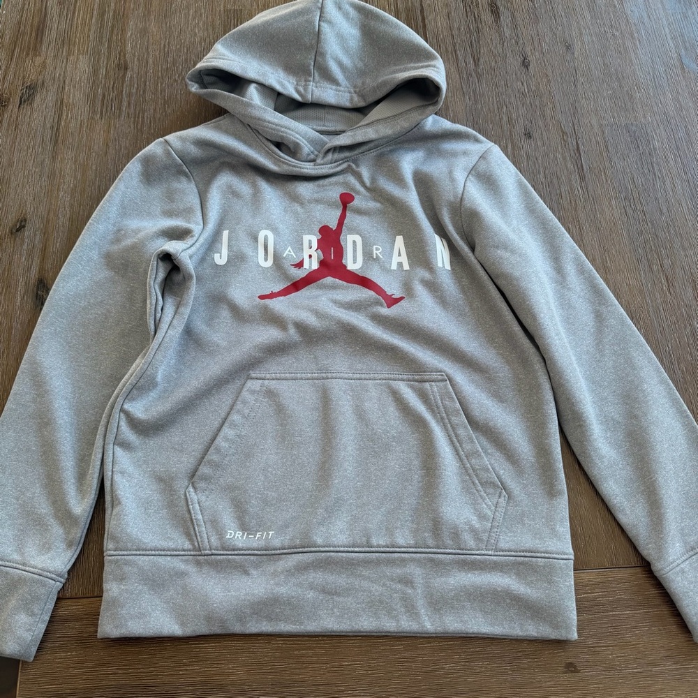 3/27$ Jordan Kids Grey Dri-Fit Hoodie with Logo size M (10-12)